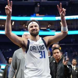 Dallas Mavericks guard Klay Thompson (31) gestures while walking off of the court after defeating the Golden State Warriors at Chase Center.