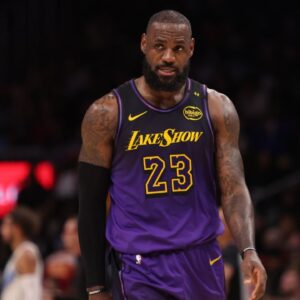 Los Angeles Lakers forward LeBron James (23) in action against the Atlanta Hawks in overtime at State Farm Arena.