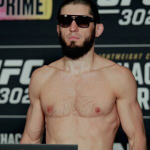 May 31, 2024, Newark, Newark, Nj, United States: Islam Makhachev poses on the scale during the UFC 302: Weigh-in (official weigh ins) at Prudential Center on May 31, 2024 in Newark , United States. ( PxImages) Newark United States - ZUMAp175 20240531_zsa_p175_009 Copyright: xMattxDaviesx