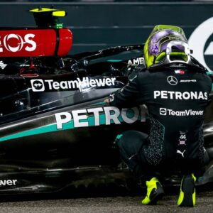 HAMILTON Lewis (gbr), Mercedes AMG F1 Team W15, portrait mercedes farewell during the Formula 1 Etihad Airways Abu Dhabi Grand Prix 2024, 24th round of the 2024 Formula One World Championship