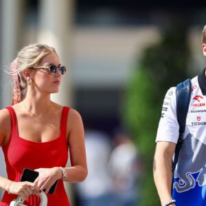 Liam Lawson of New Zealand and Visa Cash App RB with Girlfriend Hannah St John gesturing, Gesturing, Qualifying, F1 Grand Prix of Abu Dhabi, Yas Marina Circuit
