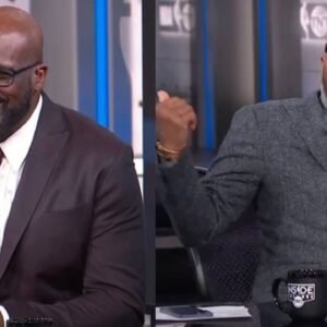 Shaquille O'Neal (L) and Kenny Smith (R)