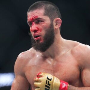 Islam Makhachev beats Dustin Poirier