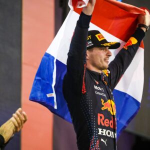 44 Lewis Hamilton (GBR, Mercedes-AMG Petronas F1 Team), 33 Max Verstappen (NED, Red Bull Racing), F1 Grand Prix of Abu Dhabi at Yas Marina Circuit on December 12, 2021 in Abu Dhabi, United Arab Emirates.