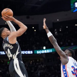 Giannis Antetokounmpo NBA: Philadelphia 76ers at Milwaukee Bucks
