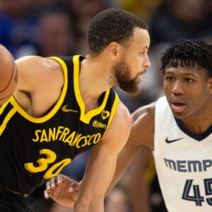Golden State Warriors guard Stephen Curry (30) looks to drive around Memphis Grizzlies forward GG Jackson II (45) during the third quarter at Chase Center.