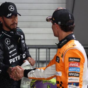 FORMULA 1 SINGAPORE AIRLINES SINGAPORE GRAND PRIX 2024,pictured Lewis Hamilton GBR , Mercedes AMG Petronas Formula One Team congratulates Lando Norris GBR , McLaren F1 Team on pole position