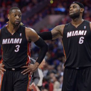 Dwyane Wade (L) and LeBron James (R)