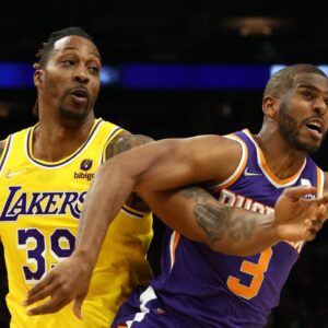 Los Angeles Lakers center Dwight Howard (39) against Phoenix Suns guard Chris Paul (3) at Footprint Center