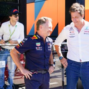 Toto Wolff (AUT) - Mercedes F1 Team Principal chatting with Christian Horner (GBR) - Red Bull Racing Team Principal