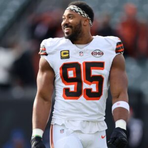 Cleveland Browns defensive end Myles Garrett (95) warms up before a game against the Cincinnati Bengals at Paycor Stadium.