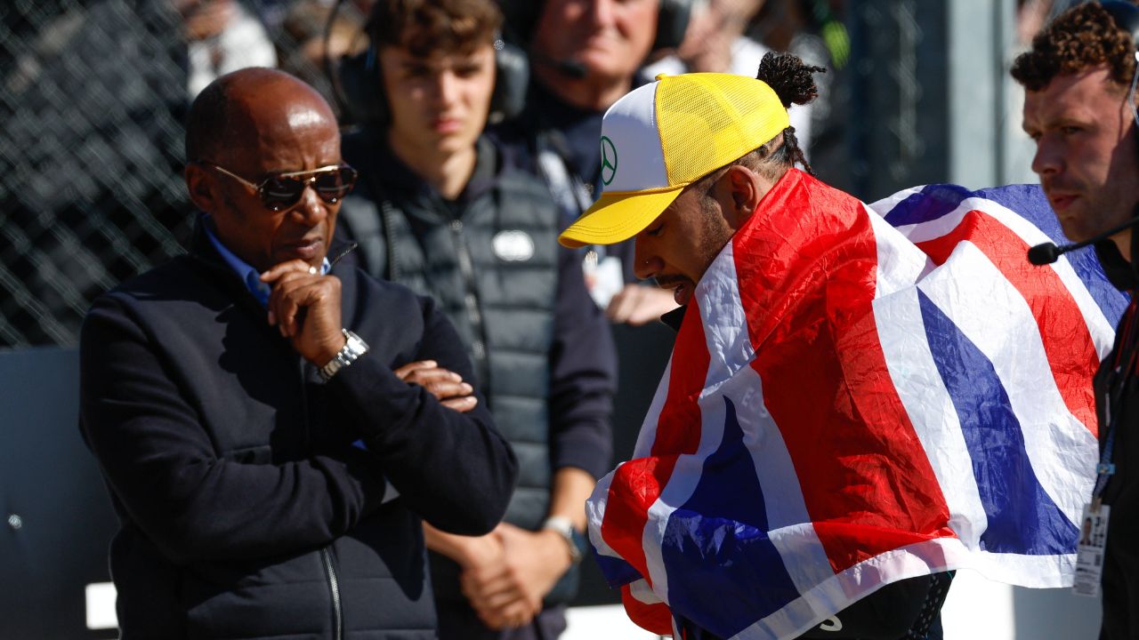 44 Lewis Hamilton (GBR, Mercedes-AMG Petronas F1 Team) and his father Anthony Hamilton, F1 Grand Prix of Great Britain at Silverstone Circuit on July 7, 2024 in Silverstone, Great Britain