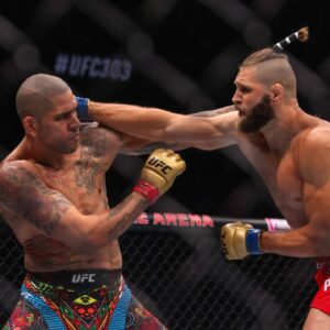 Alex Pereira (red) of Brazil against Jiri Prochazka of the Czech Republic in the UFC light heavyweight championship fight during the UFC 303 event at T-Mobile Arena on June 29, 2024 in Las Vegas, Nevada. Las Vegas UNITED STATES - ZUMAv122 20240629_aap_v122_174 Copyright: xWilliamxVolcovx
