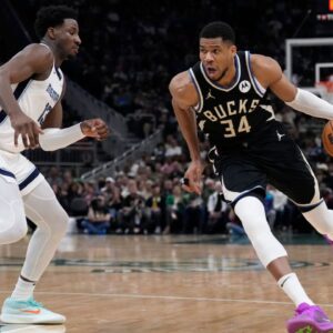 Giannis Antetokounmpo NBA: Memphis Grizzlies at Milwaukee Bucks