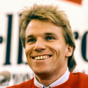 ARKIV 1987-02-18 Den svenske racerföraren Stefan Lill-Lövis Johansson meddelar att han börjar köra för f1 stallet McLaren vid en presskoferens 18:e februari