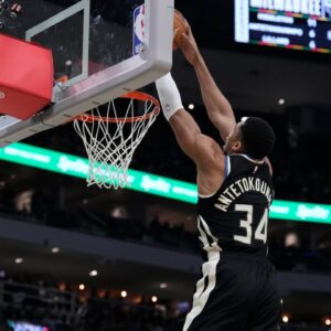 Giannis Antetokounmpo NBA: Memphis Grizzlies at Milwaukee Bucks
