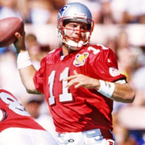 Feb 1, 1998; Honolulu, HI, USA; FILE PHOTO; AFC guard Will Shields (68) of the Kansas City Chiefs attempts to block for quarterback Drew Bledsoe (11) of the New England Patriots under pressure from defensive tackle John Randle (93) of the Minnesota Vikings during 1998 Pro Bowl at Aloha Stadium.