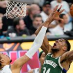 Giannis Antetokounmpo NBA: Milwaukee Bucks at San Antonio Spurs