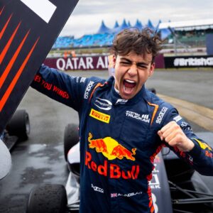 LINDBLAD Arvid (gbr), Prema Racing, Dallara F3 2019, portrait, celebrate his win during the 7th round of the 2024 FIA Formula 3 Championship from July 5 to 7, 2024 on the Silverstone Circuit