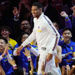 Chuckís Global Stars forward Giannis Antetokounmpo (34) of the Milwaukee Bucks during player introductions before the 2025 NBA All Star Game at Chase Center