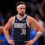 Klay Thompson NBA: Golden State Warriors at Dallas Mavericks