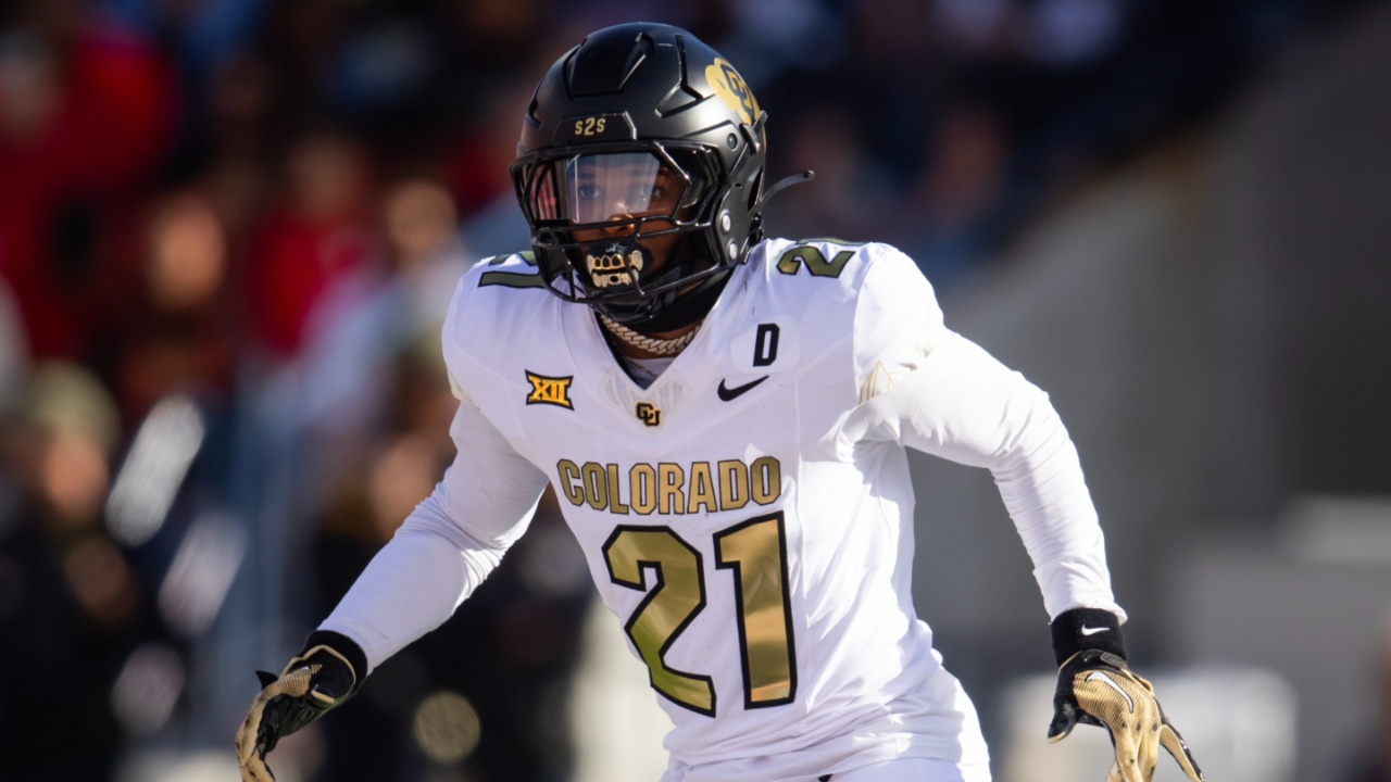Oct 19, 2024; Tucson, Arizona, USA; Colorado Buffalos safety Shilo Sanders (21) against the Arizona Wildcats at Arizona Stadium.
