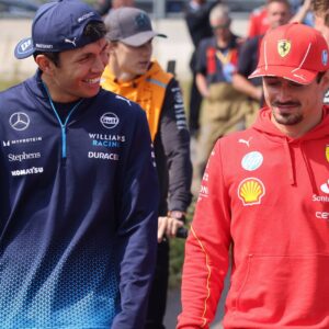 16Charles Leclerc (Scuderia Ferrari HP, 16), 23Alexander Albon (Williams Racing, 23), Drivers Parade, NDL, Formel 1 Weltmeisterschaft, Dutch Grand Prix, Circuit Zandvoort, Race Day, 25.08.2024