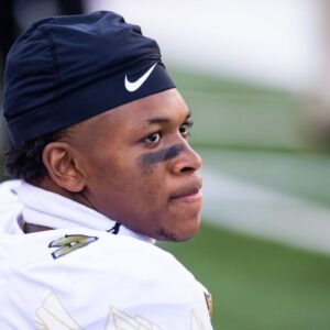 Colorado Buffalos wide receiver Jimmy Horn Jr. (5) against the Arizona Wildcats at Arizona Stadium.