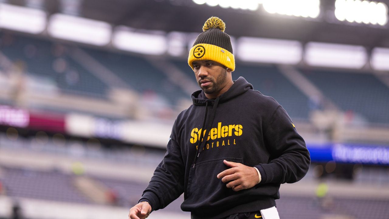 Pittsburgh Steelers quarterback Russell Wilson (3) before action against the Philadelphia Eagles at Lincoln Financial Field.