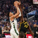 Draymond Green and Giannis Antetokounmpo NBA: Milwaukee Bucks at Golden State Warriors
