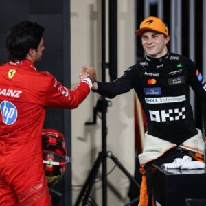 SAINZ Carlos (spa), Scuderia Ferrari SF-24, portrait PIASTRI Oscar (aus), McLaren F1 Team MCL38, portrait during the Formula 1 Etihad Airways Abu Dhabi Grand Prix 2024