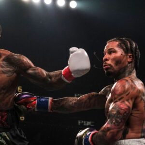 Action between Gervonta Ã¢â‚¬ËœTankÃ¢â‚¬â ¢ Davis (30-0 28 KOs) and Lamont Roach (25-1-1 10 KOs) in a contest for Davis' WBA Lightweight Championship.