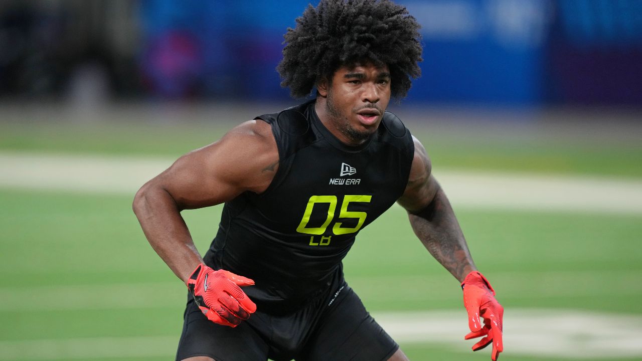 Alabama linebacker Jihaad Campbell (LB05) participates in drills during the 2025 NFL Combine at Lucas Oil Stadium.
