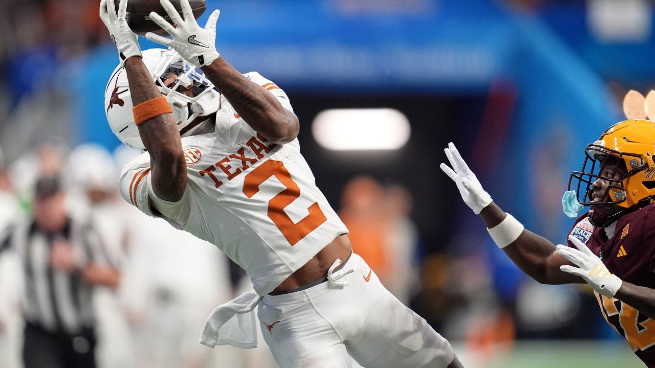 Texas Longhorns wide receiver Matthew Golden (2) makes a catch against the Arizona State Sun Devils during the second half of the Peach Bowl at Mercedes-Benz Stadium.