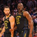 Steph Curry (L) and Draymond Green (R)