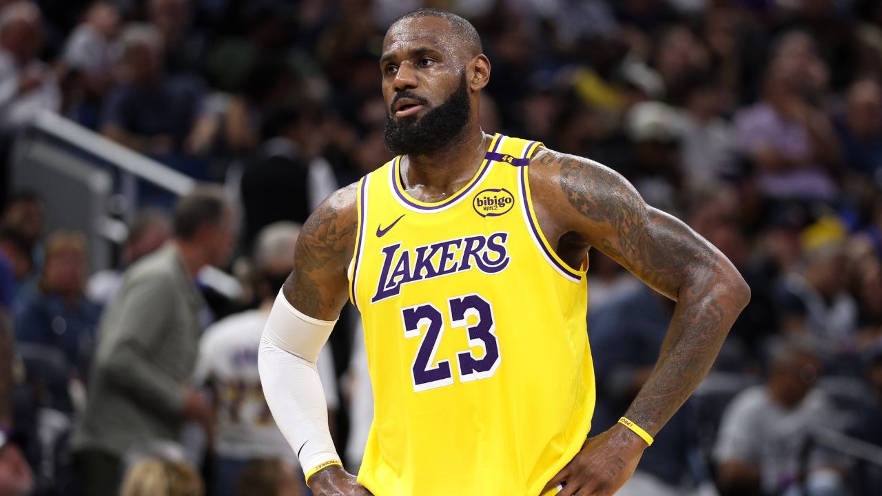 LeBron James NBA: Los Angeles Lakers at Orlando Magic