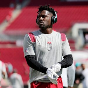 Former Bucs receiver Antonio Brown hasn t played in the NFL, American Football Herren, USA since his release by the Bucs on Jan. 6, four days after his bizarre sideline departure during a game against the Jets.
