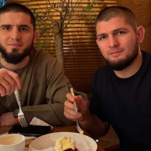 Islam Makhachev (L), Khabib Nurmagomedov (R)