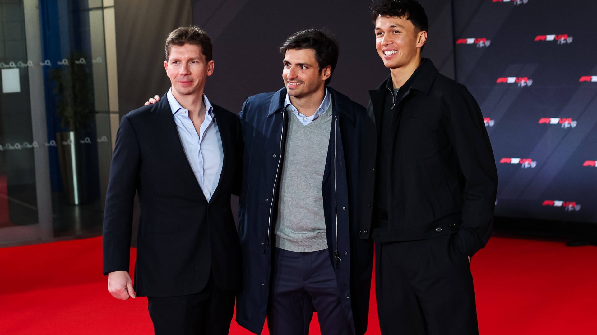 James, Team Principal of Williams Racing, SAINZ Carlos (spa), Williams Racing FW47, ALBON Alexander (tha), Williams Racing FW47, portrait, during the F1 75 Live at The O2