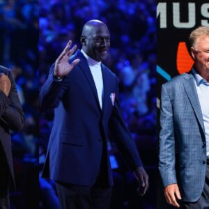 James Worthy (L), Michael Jordan (C), Larry Bird (R)