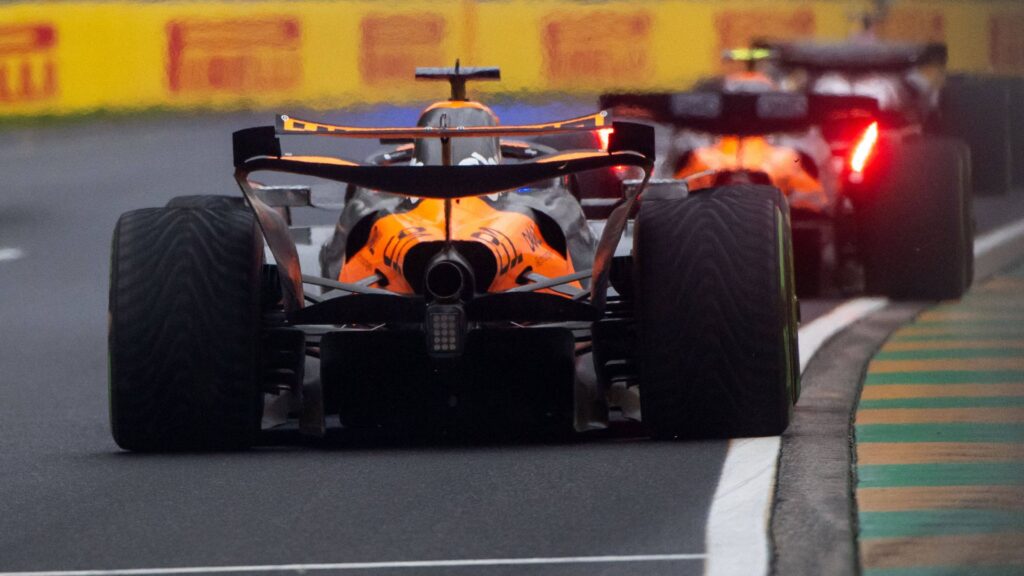 Oscar Piastri McLaren Formula 1 Team, 81 in MCL39, rear view of rear wing of car with open DRS, in front Lando Norris McLaren Formula 1 Team, 04 , AUS, Formula 1 World Championship, Louis Vuitton Australian Grand Prix
