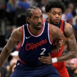 Kawhi Leonard boxing out Keion Brooks Jr.