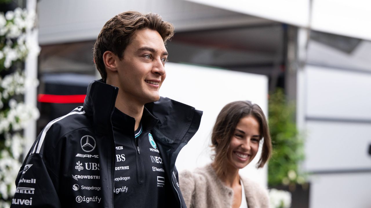 George Russell Mercedes AMG Petronas F1 Team, 63 with girlfriend Carmen Mundt, AUS, Formula 1 World Championship, Luis Vuitton Australian Grand Prix, Albert Park Circuit Melbourne, Race, 2025 season, 16 03 2025