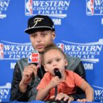 Steph Curry with daughter Riley in 2015