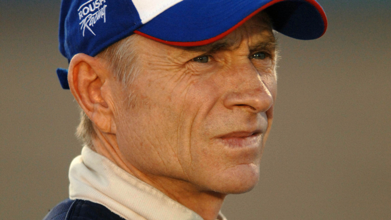 Nascar Nextel Cup driver Mark Martin of the (6) AAA Ford Fusion during qualifying for the Subway Fresh 500 at Phoenix International Raceway.