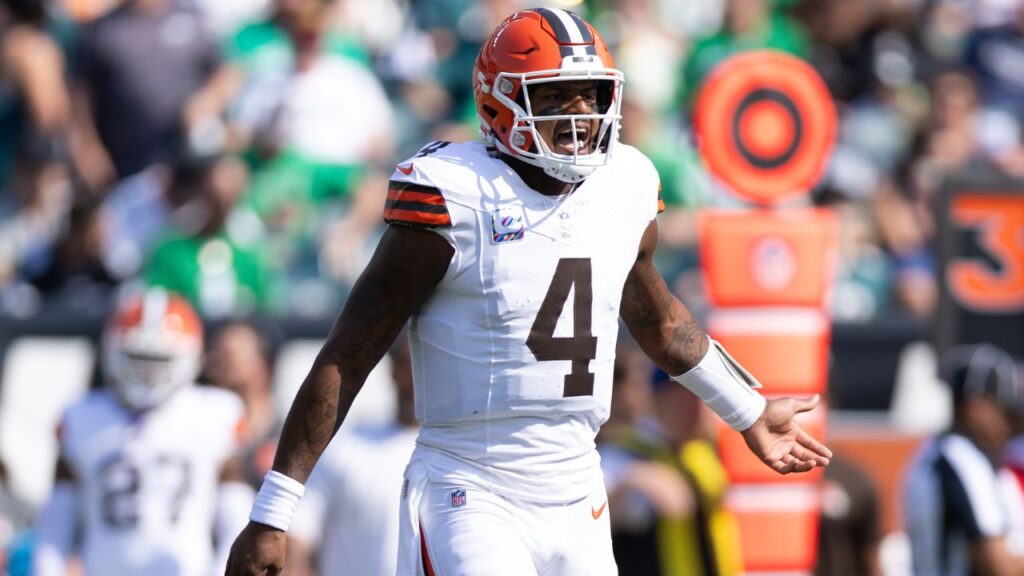 Cleveland Browns quarterback Deshaun Watson (4) reacts to a play against the Philadelphia Eagles during the first quarter at Lincoln Financial Field.