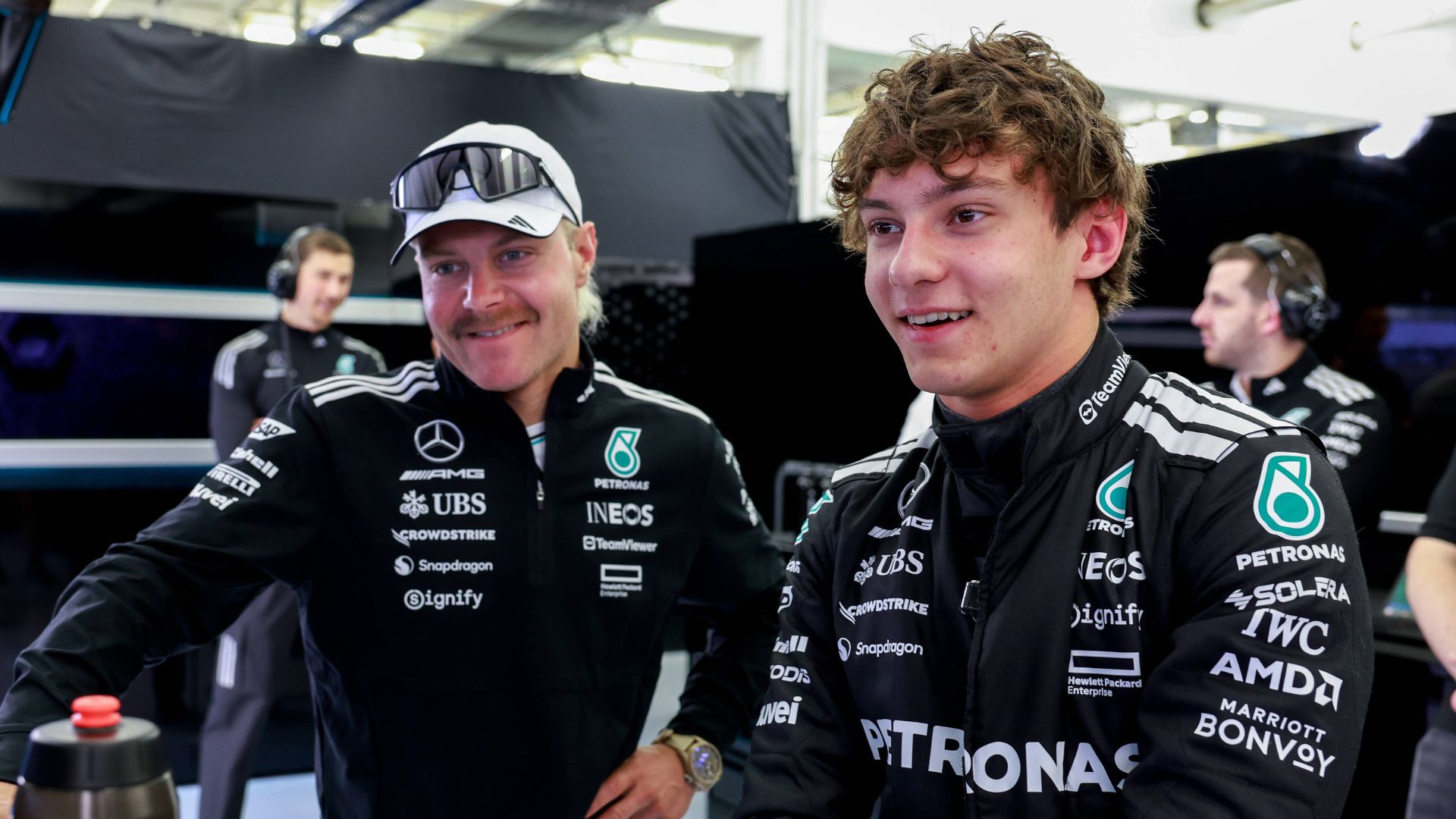 F1 - PRE-SEASON TESTING 2025 - BAHRAIN KIMI ANTONELLI Andrea (ita), Mercedes AMG F1 Team W16, portrait and BOTTAS Valtteri (fin), Mercedes AMG F1 Team Reserve Driver