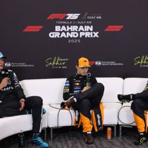 F1 - BAHRAIN GRAND PRIX 2025 NORRIS Lando (gbr), McLaren F1 Team MCL39, portrait RUSSELL George (gbr), Mercedes AMG F1 Team W16, portrait PIASTRI Oscar (aus), McLaren F1 Team MCL39, portrait press conference