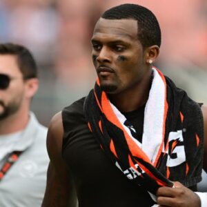 Despite Constant Injuries, Deshaun Watson Surpasses Patrick Mahomes in Career Earnings