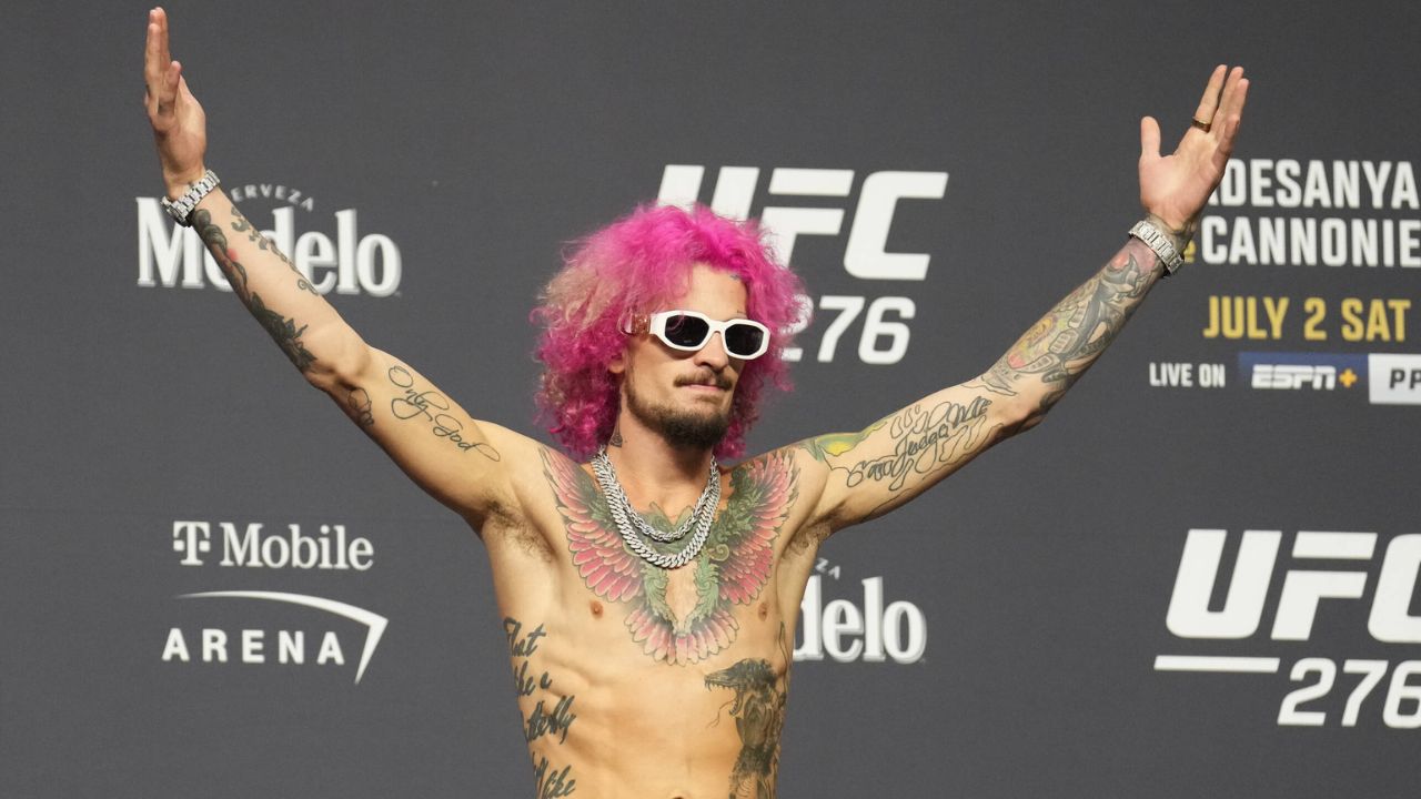 Sean O'Malley meets with the press at T-Mobile for the official press conference, PK, Pressekonferenz at T-Mobile Arena for UFC 276